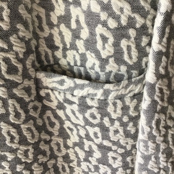 Made With Love light sweater/jacket - Picture 4 of 5